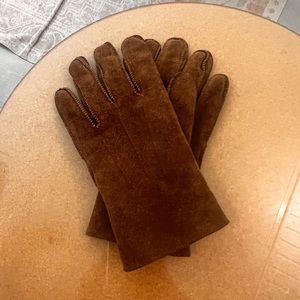 25% off listed price. Women’s heavy duty warm driving gloves.